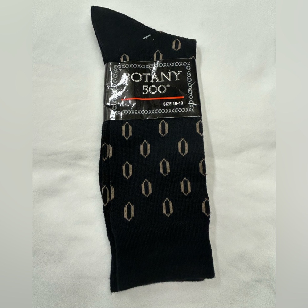 Socks by Botany 500 retails $6 a long time ago—men NEW—VINTAGE size 10-13